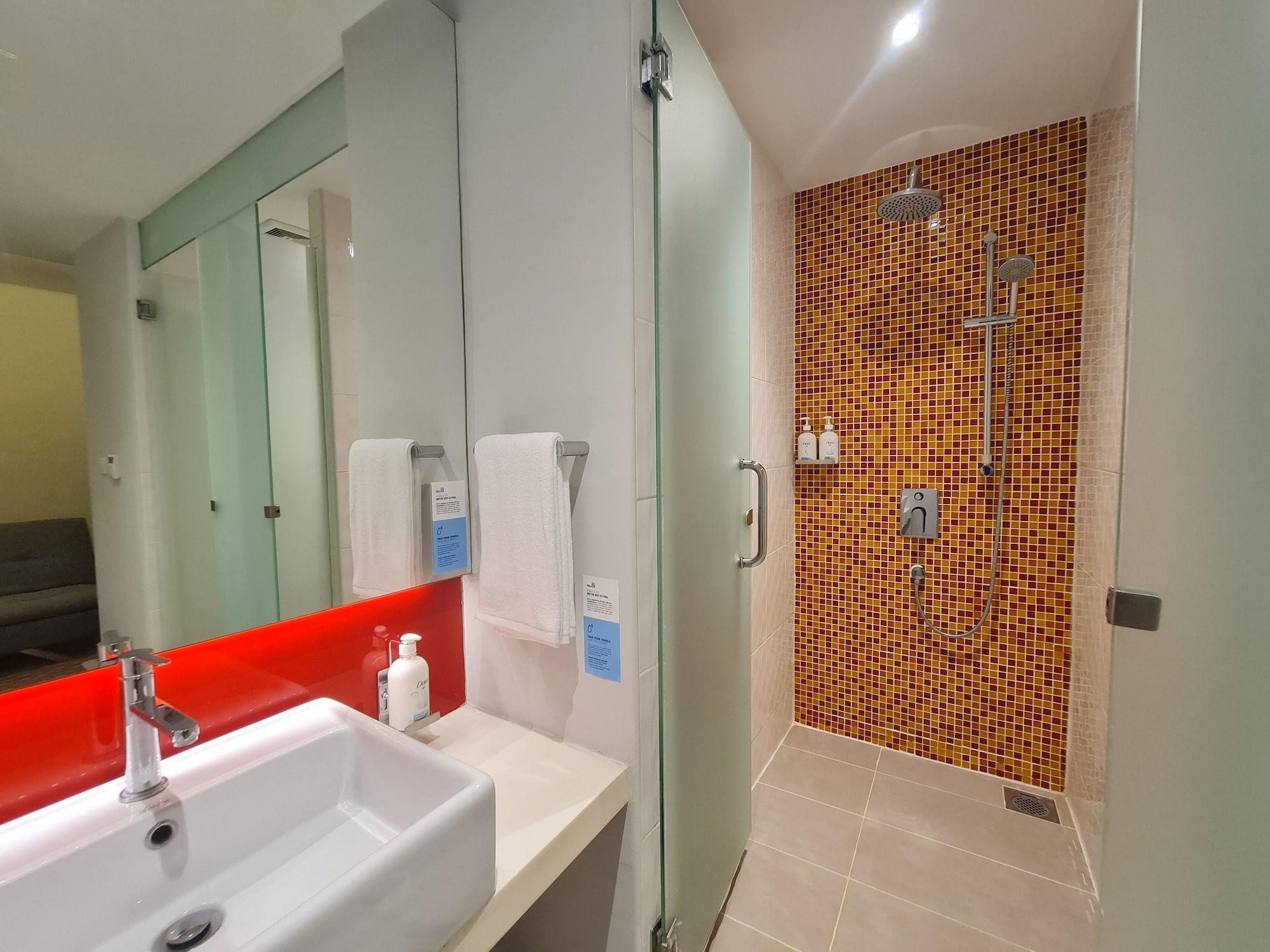 Holiday Inn Express & Suites Johor Bahru By Ihg Exterior foto